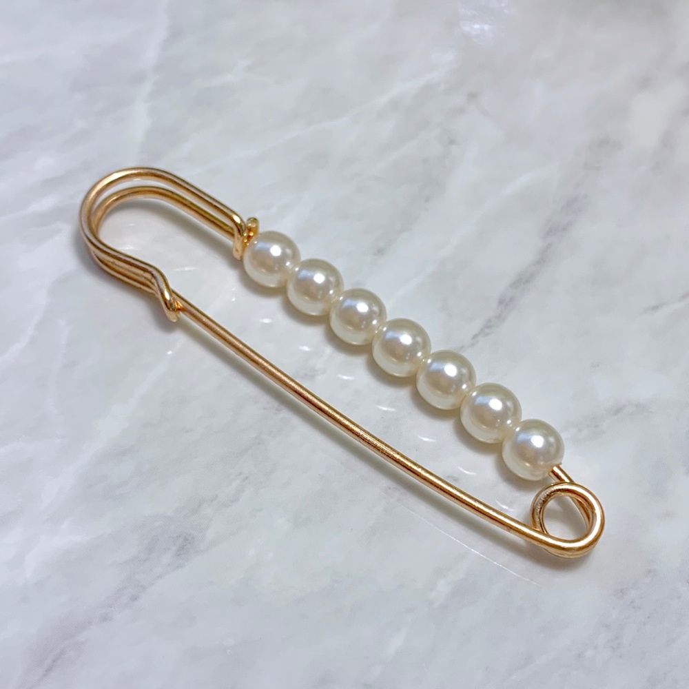 Pearl Safety Pin Brooch